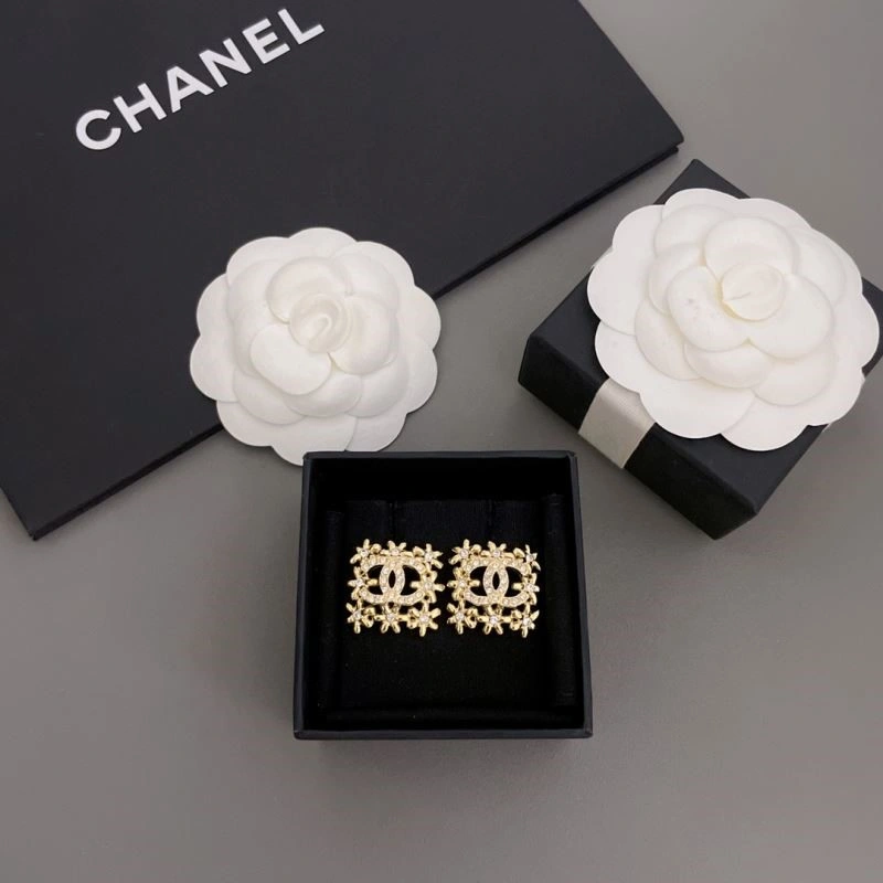 Neat Chanel Necklaces 223510