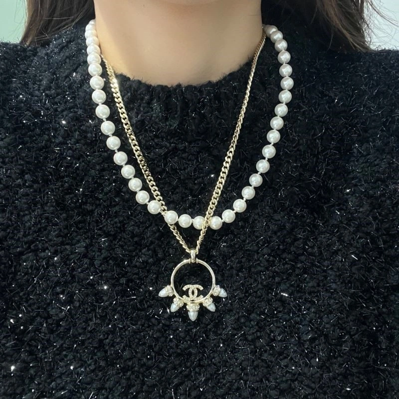 Effortless Chanel Necklaces 223498