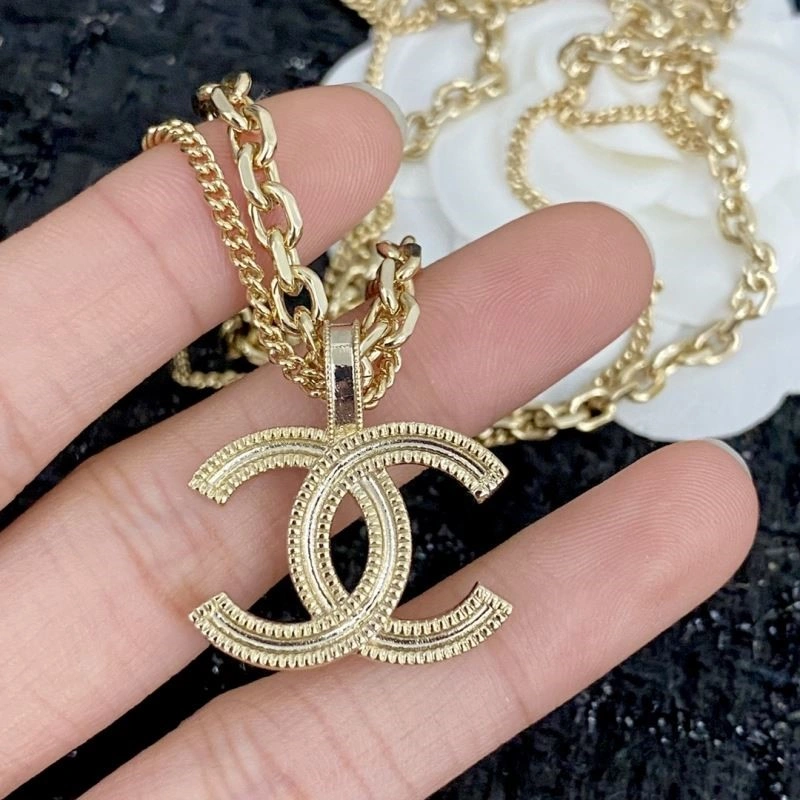 Comfortable Chanel Necklaces 223500
