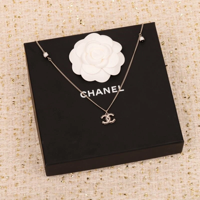 Sustainable Chanel Necklaces 223485