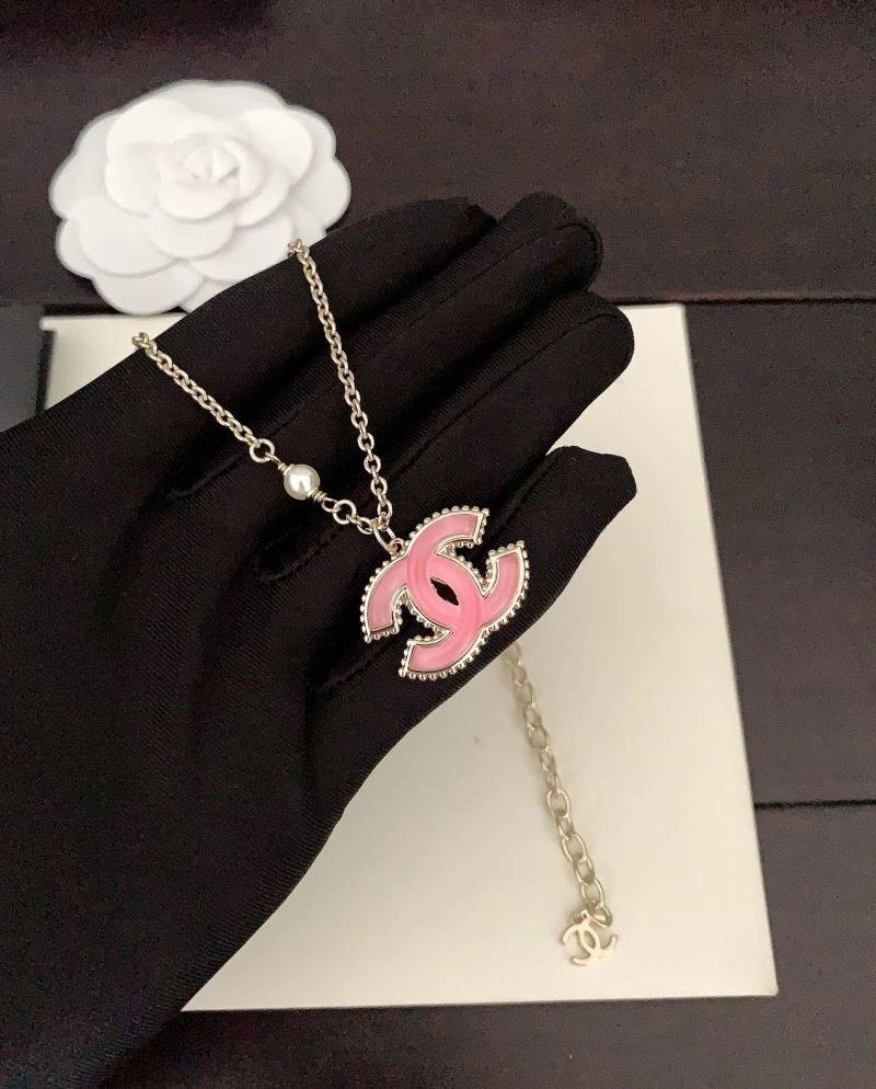 WaterResistant Chanel Necklaces 223483