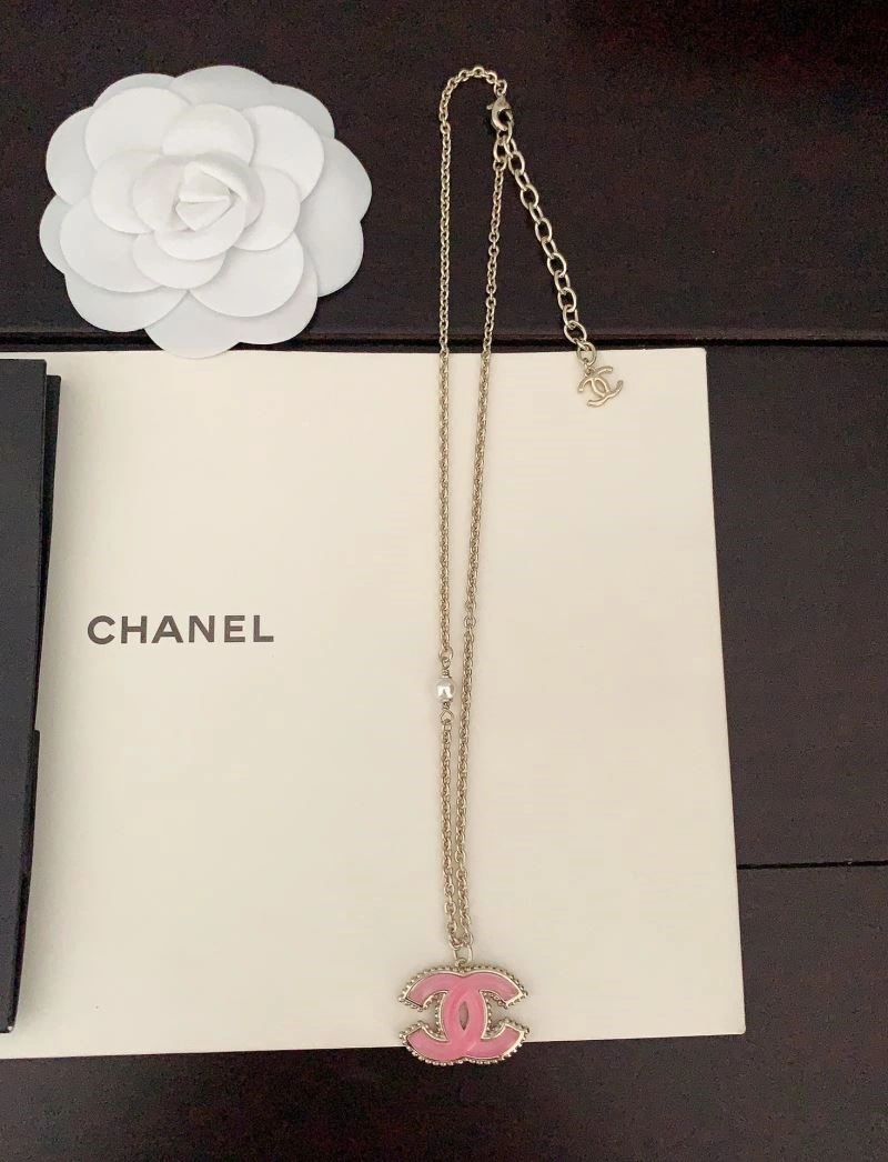 WaterResistant Chanel Necklaces 223483