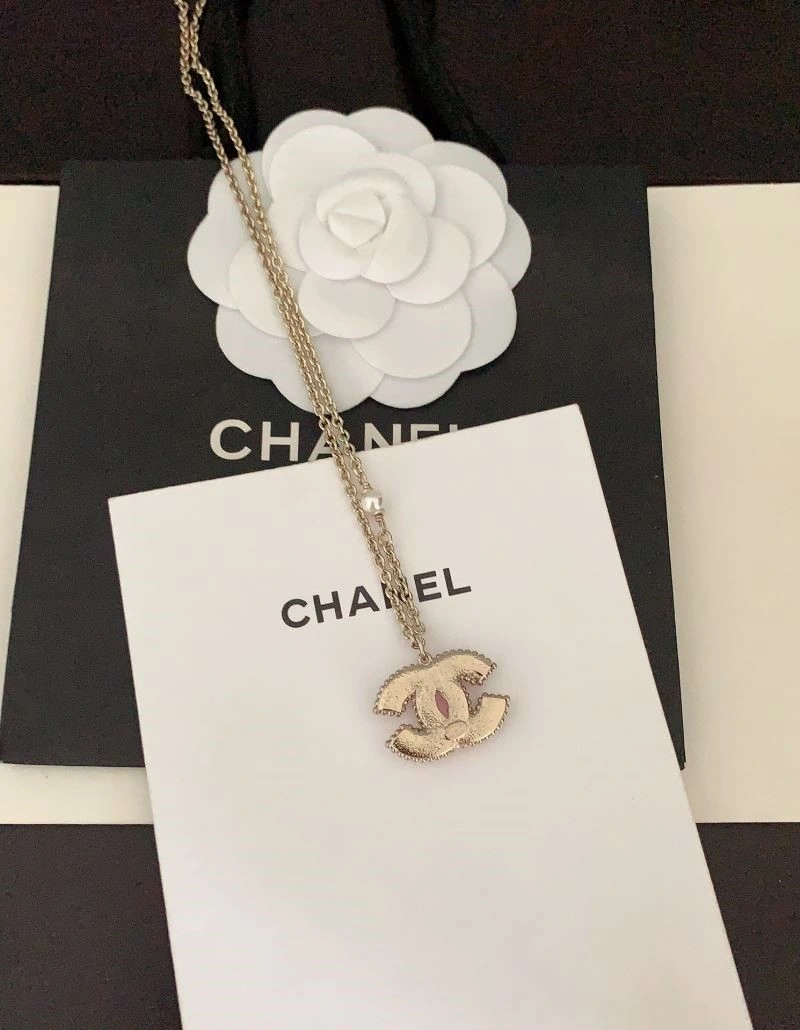 WaterResistant Chanel Necklaces 223483