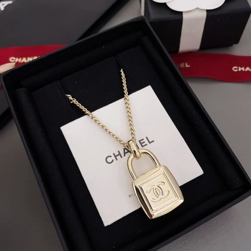 Chanel Necklaces EyeCatching 223540