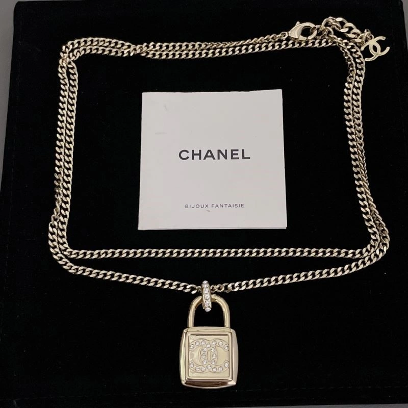 Chanel Necklaces EyeCatching 223540