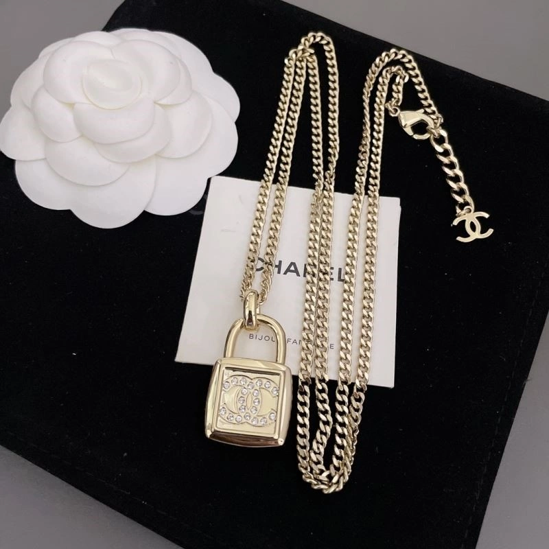Chanel Necklaces EyeCatching 223540