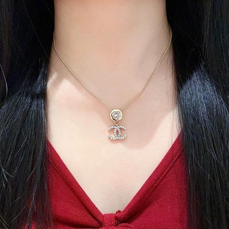 WaterResistant Chanel Necklaces 223542
