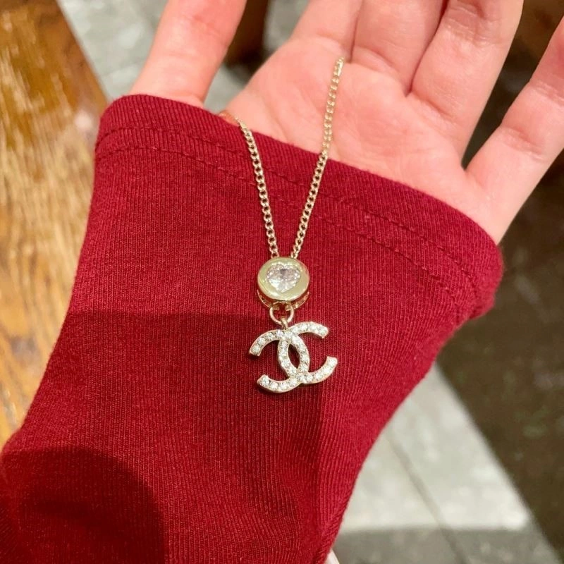 WaterResistant Chanel Necklaces 223542