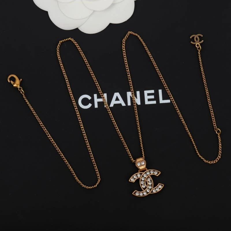 Sophisticated Chanel Necklaces 223469
