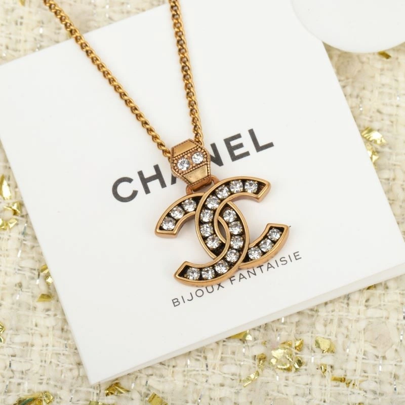 Sophisticated Chanel Necklaces 223469