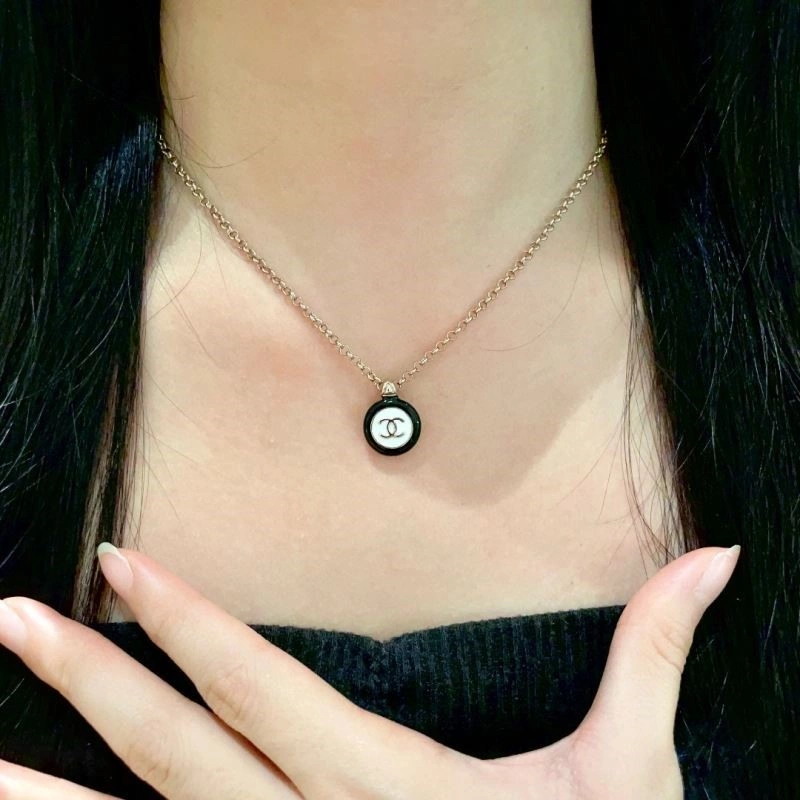 Comfortable Chanel Necklaces 223525