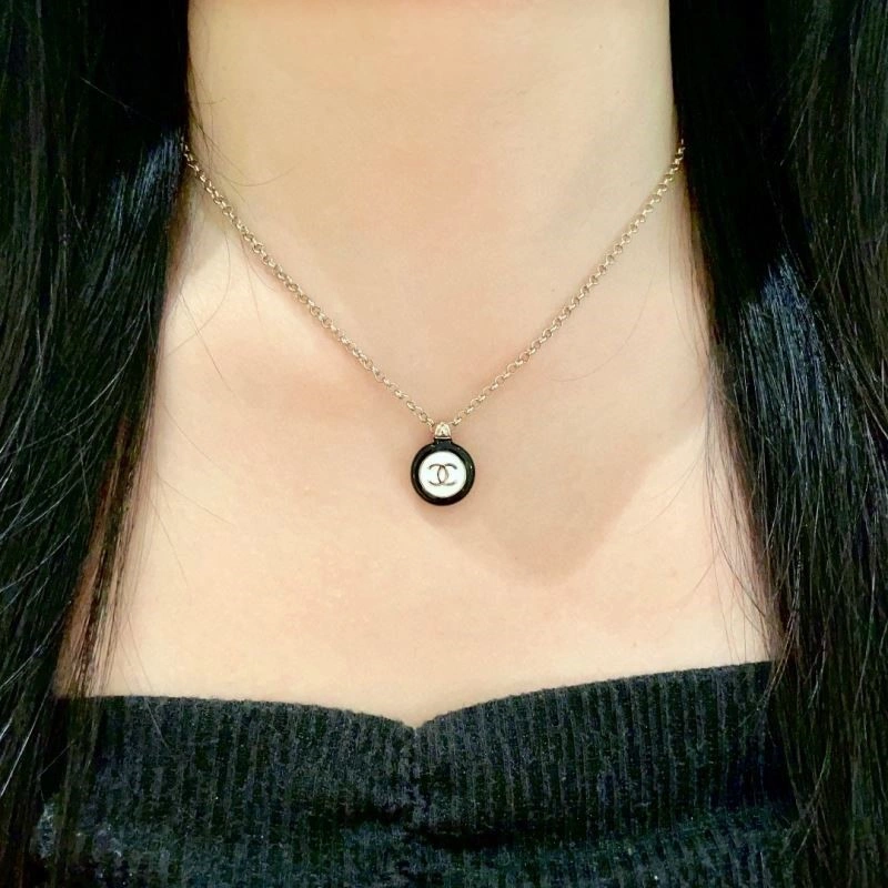 Comfortable Chanel Necklaces 223525