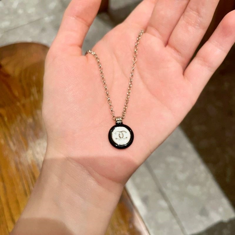 Comfortable Chanel Necklaces 223525