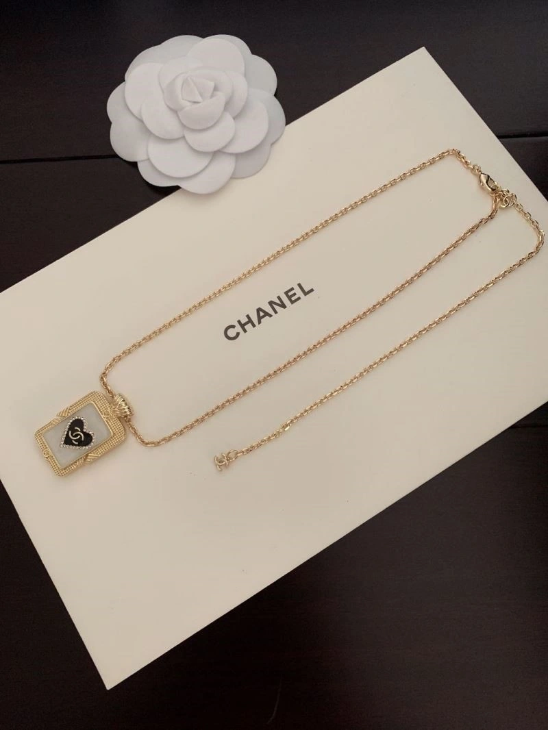 Minimalist Chanel Necklaces 223450