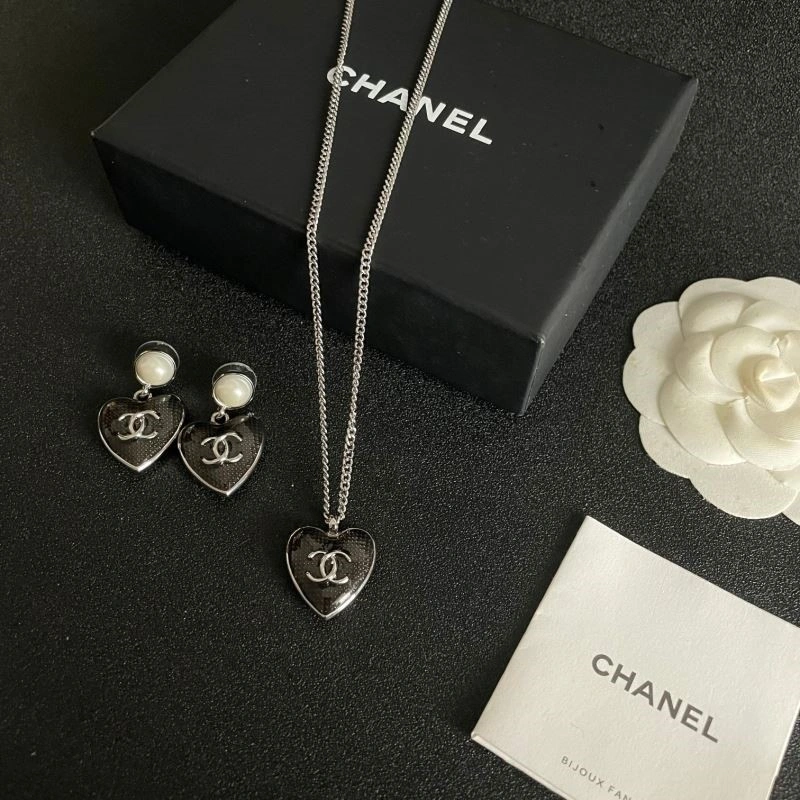 Refined Chanel Necklaces 223452
