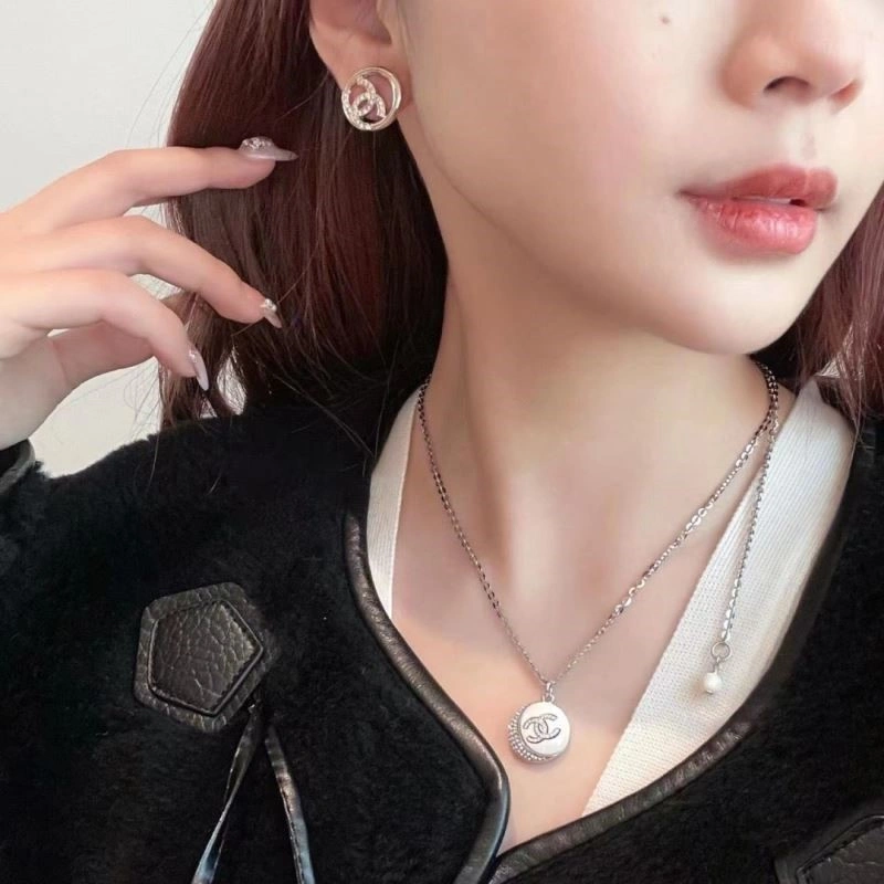 Cozy Chanel Necklaces 223430