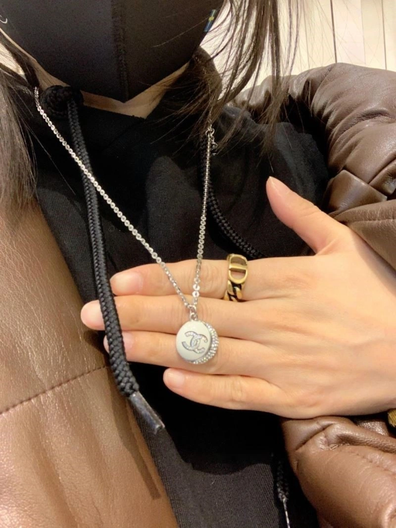 Cozy Chanel Necklaces 223430