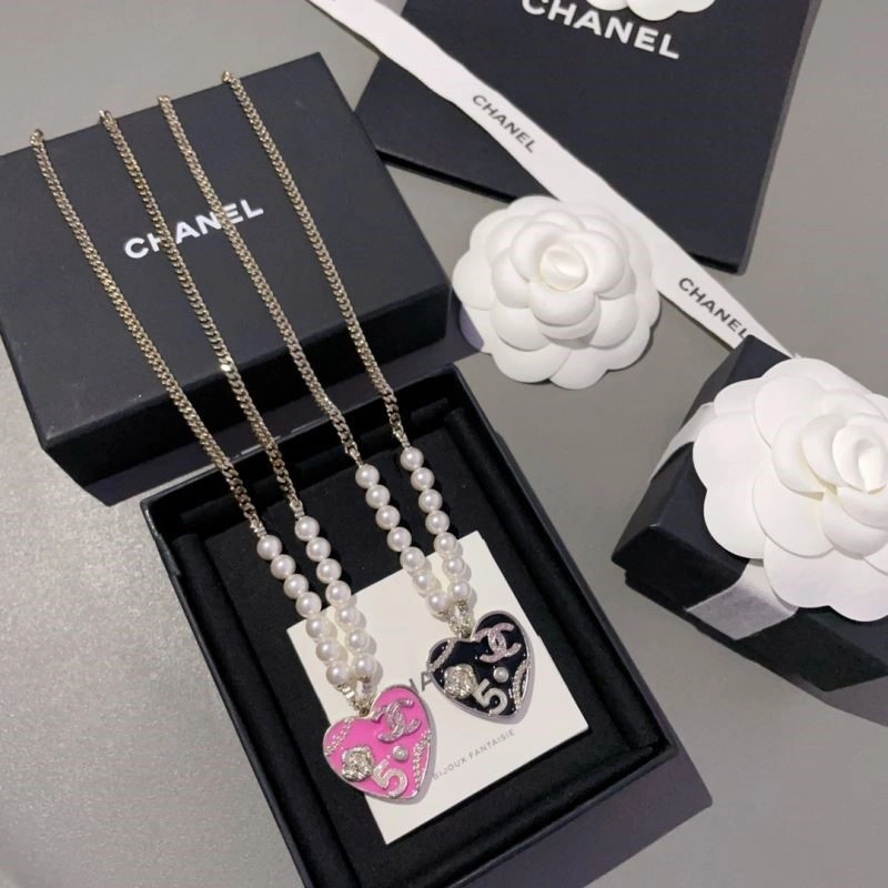 Sustainable Chanel Necklaces 223474