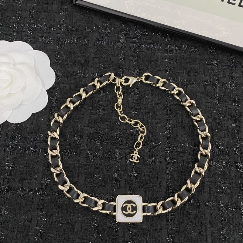 Contemporary Chanel Necklaces 223481