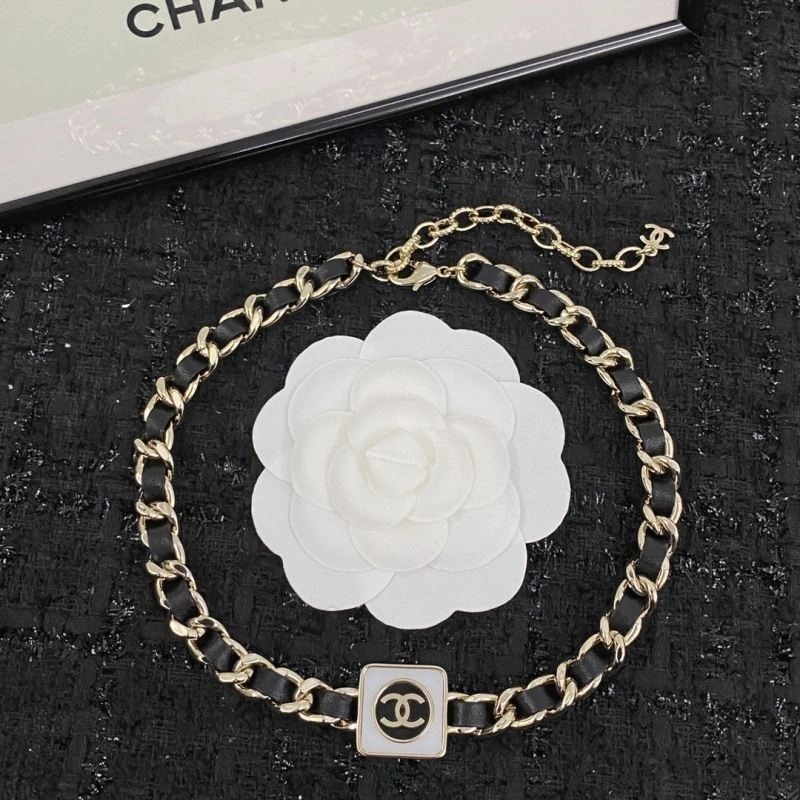 Contemporary Chanel Necklaces 223481