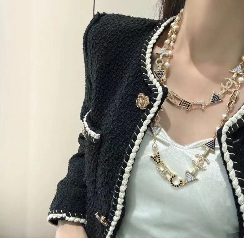 WaterResistant Chanel Necklaces 223420