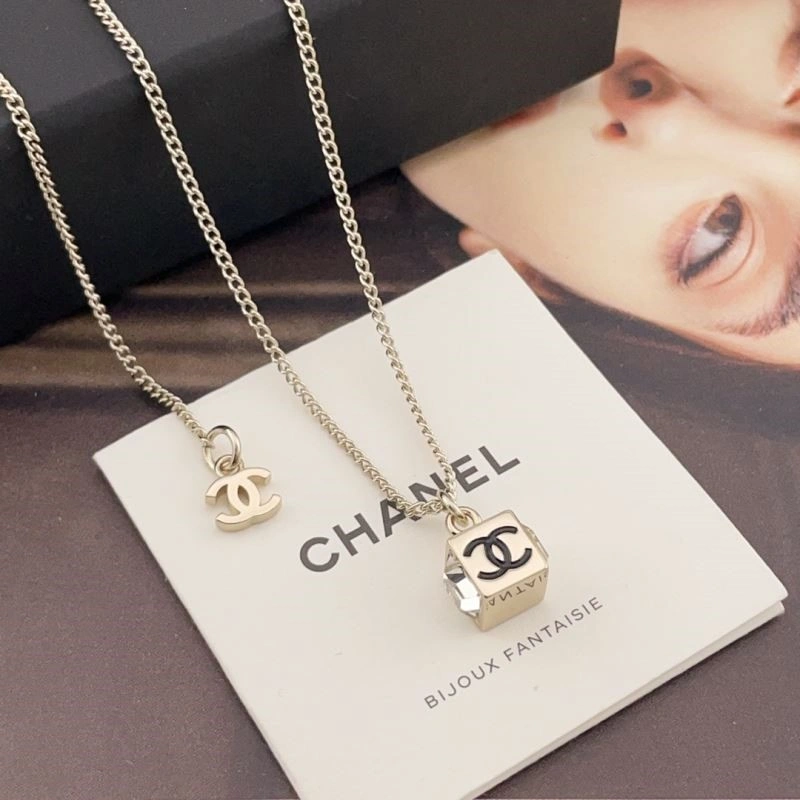 Chanel Necklaces Trendsetting 223405