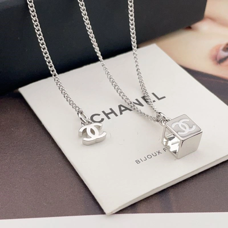 Chanel Necklaces Trendsetting 223405