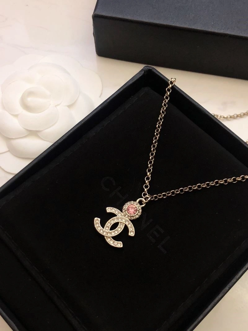 WaterResistant Chanel Necklaces 223404