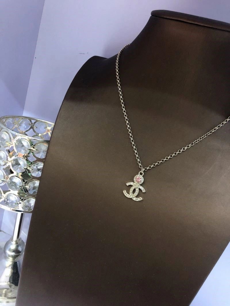 WaterResistant Chanel Necklaces 223404