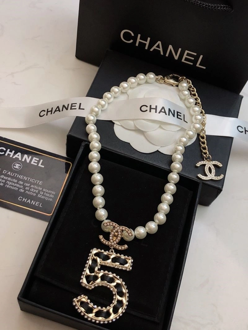 Refined Chanel Necklaces 223400