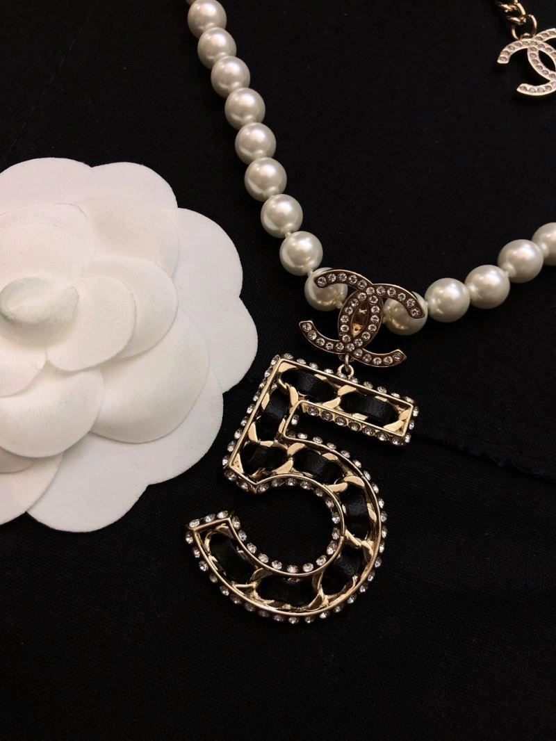Refined Chanel Necklaces 223400