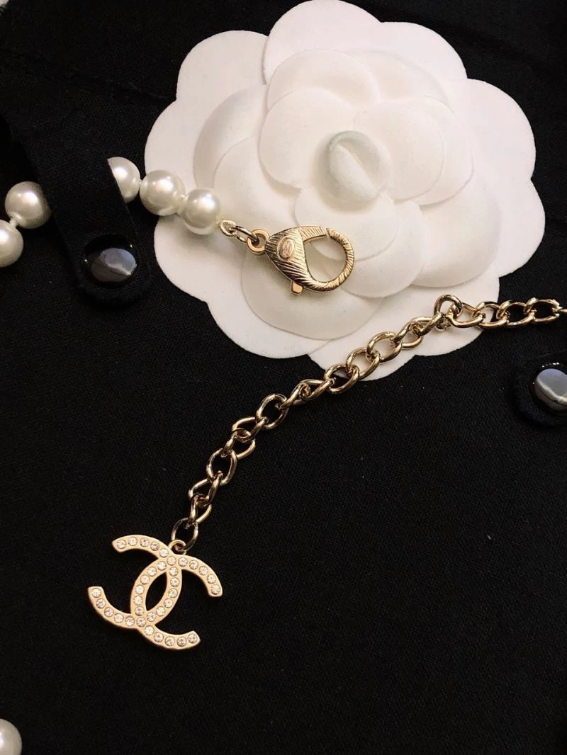 Refined Chanel Necklaces 223400