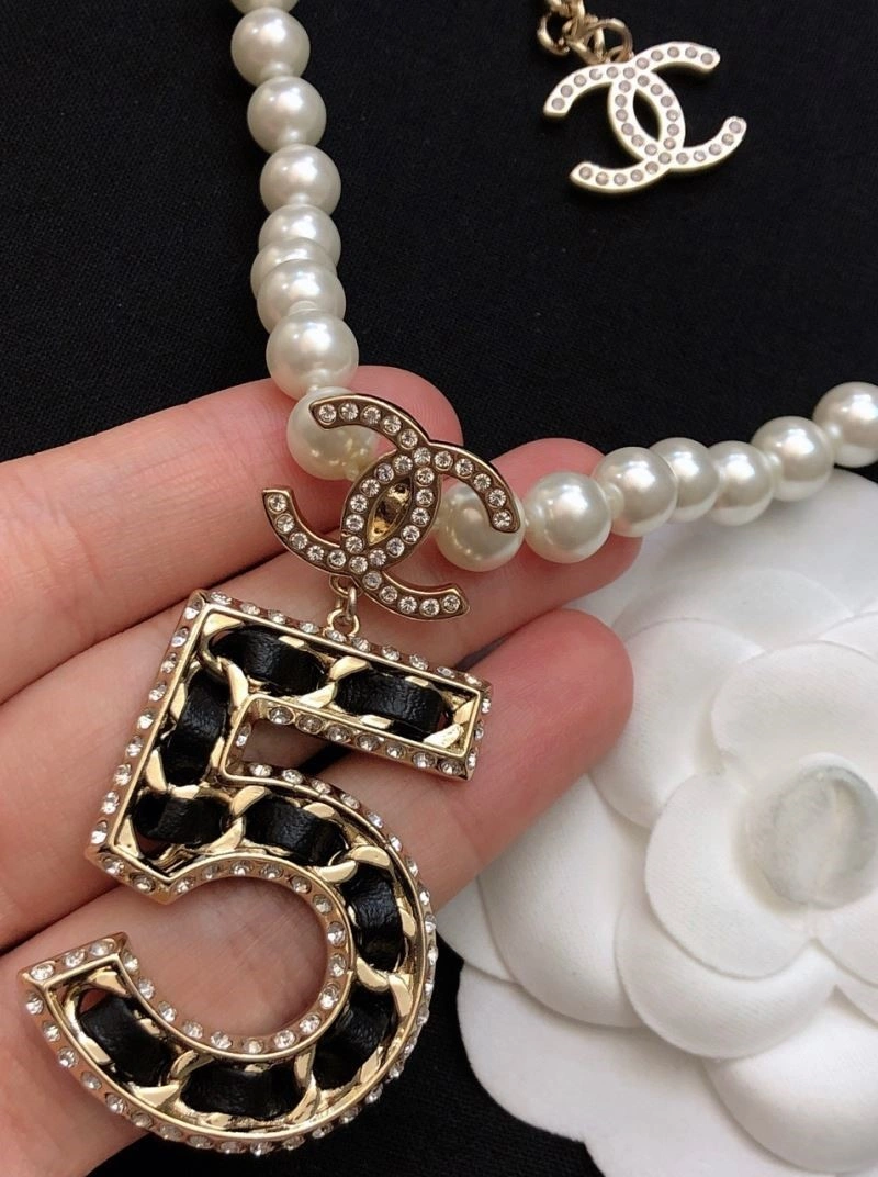Refined Chanel Necklaces 223400