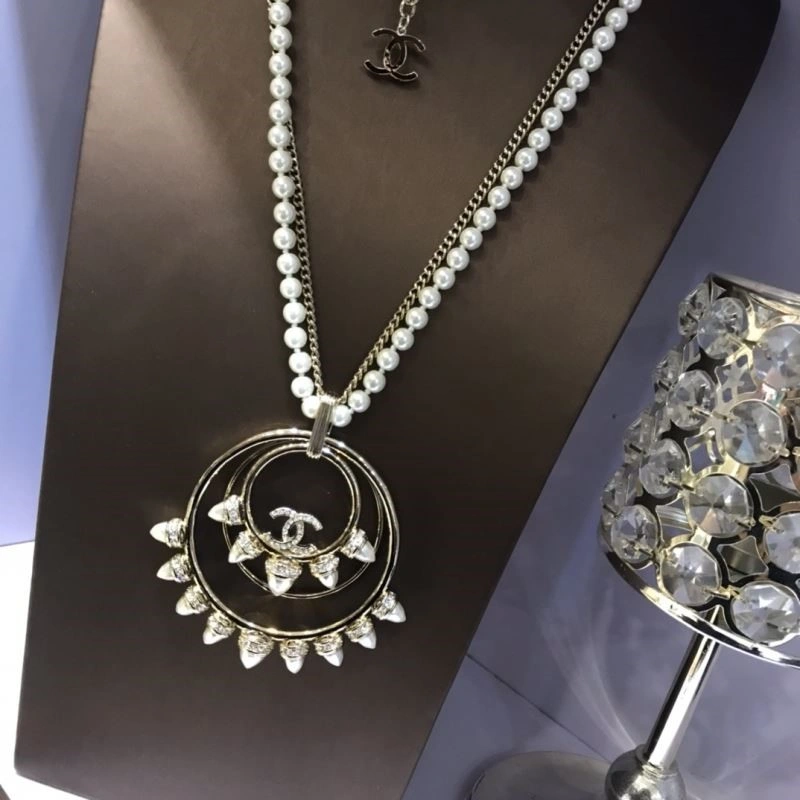 Timeless Chanel Necklaces 223396