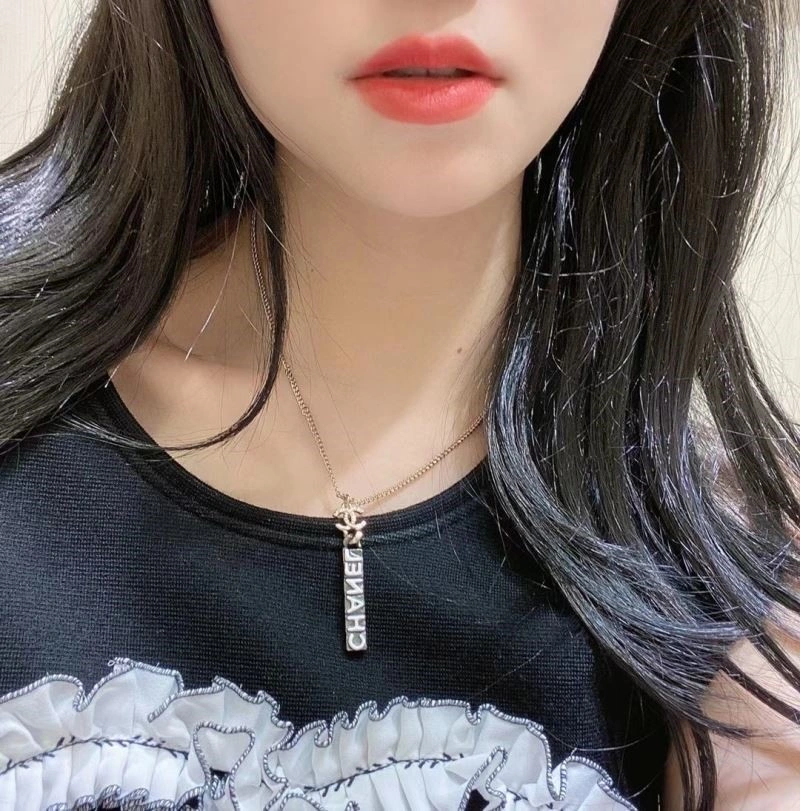 Breathable Chanel Necklaces 223371