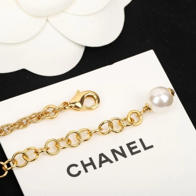 Trendsetting Chanel Necklaces 223359