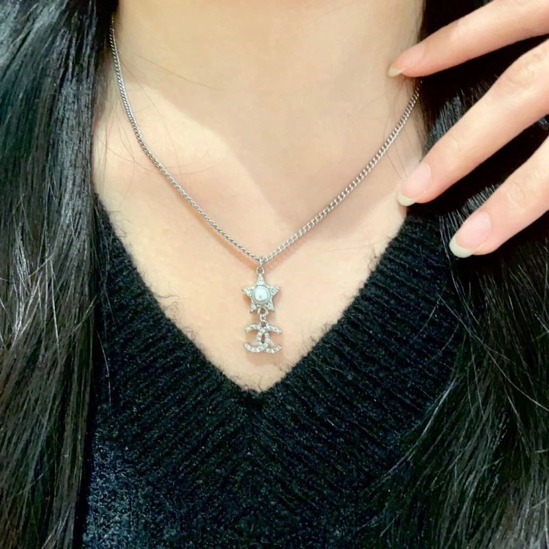 NewStyle Chanel Necklaces 223365