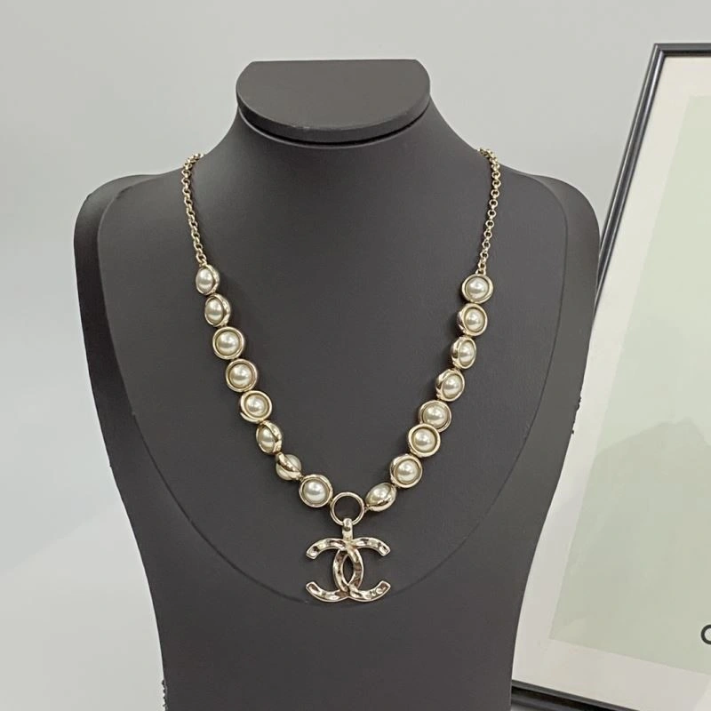 Chanel Necklaces Chic 223336