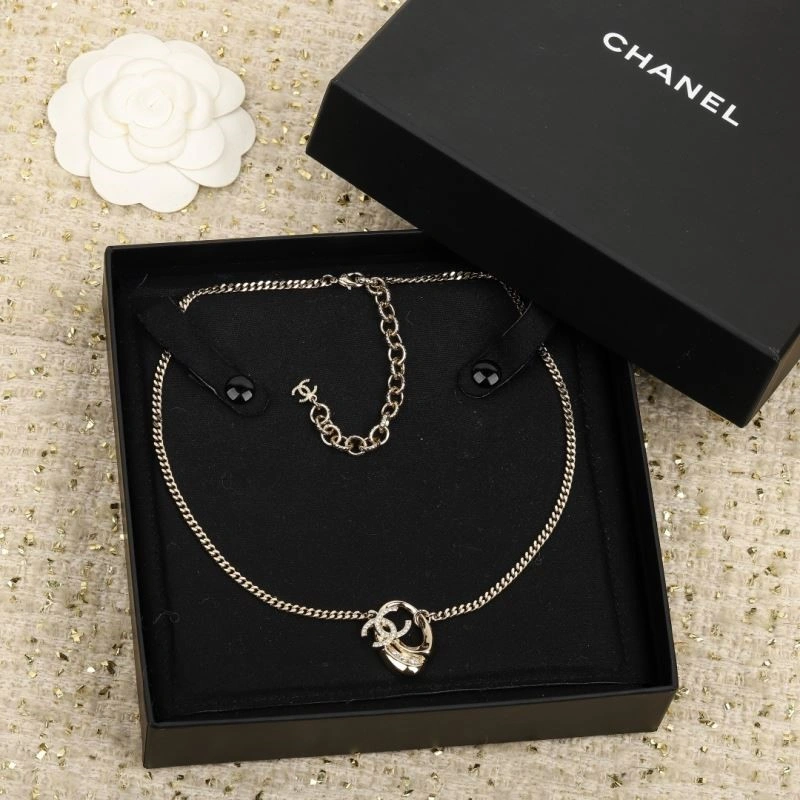 Effortless Chanel Necklaces 223318