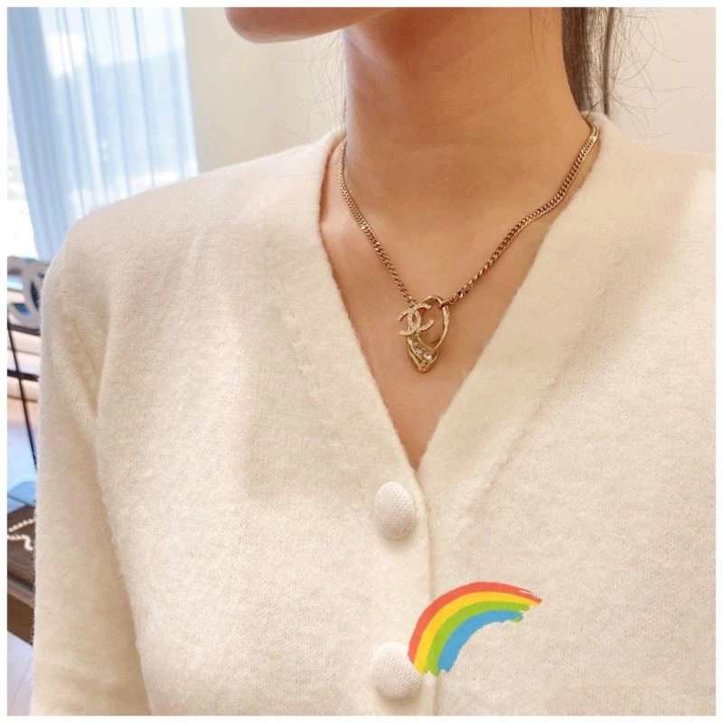 Effortless Chanel Necklaces 223318