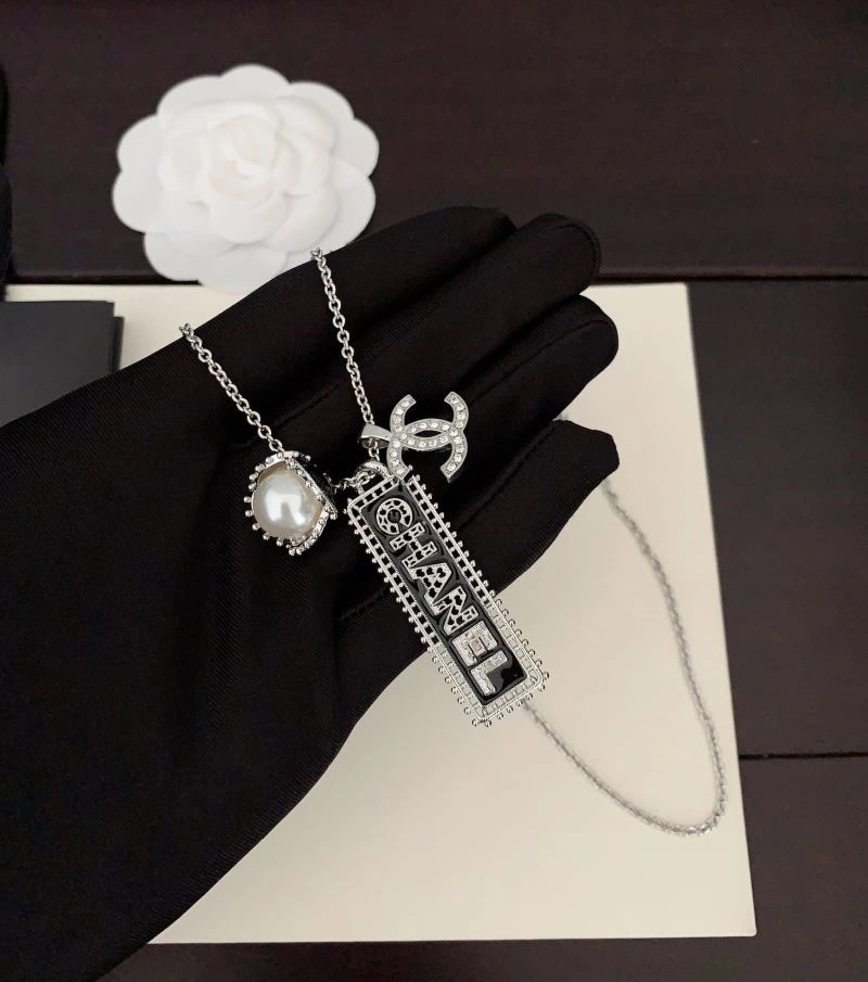 Sleek Chanel Necklaces 223317