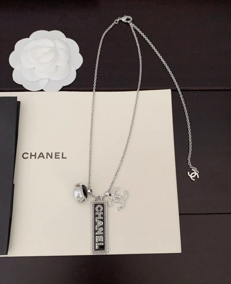 Sleek Chanel Necklaces 223317