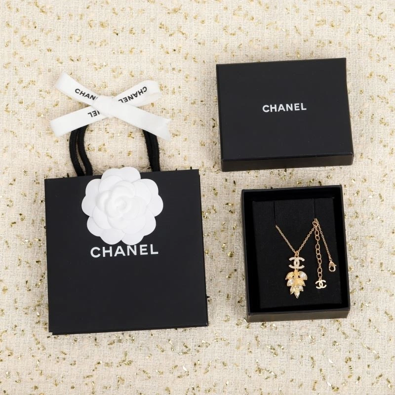 Affordable Chanel Necklaces 223295