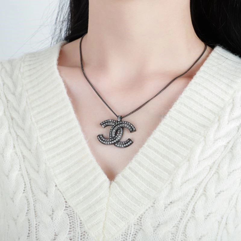 Chanel Necklaces Versatile 223286