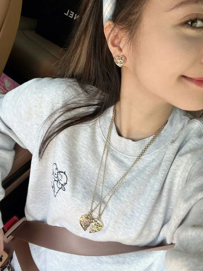 Upgraded Chanel Necklaces 223283