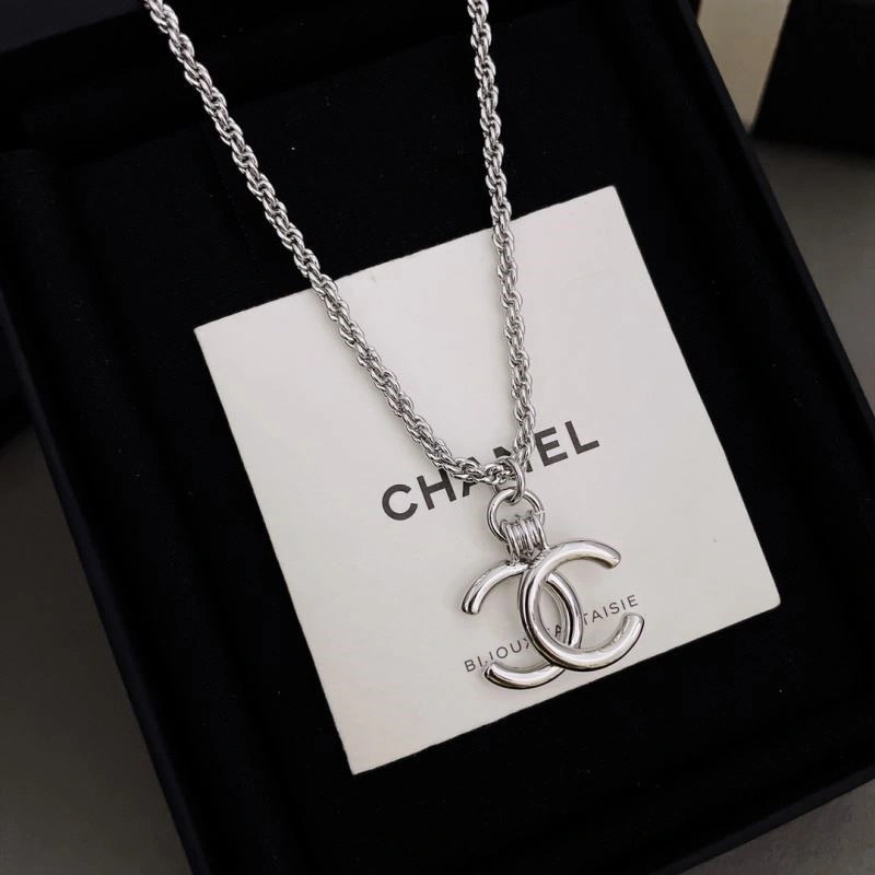 Chanel Necklaces Versatile 222290