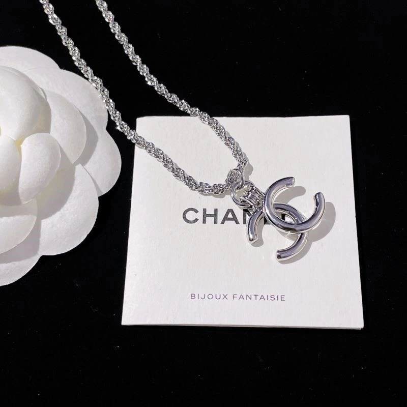 Chanel Necklaces Versatile 222290