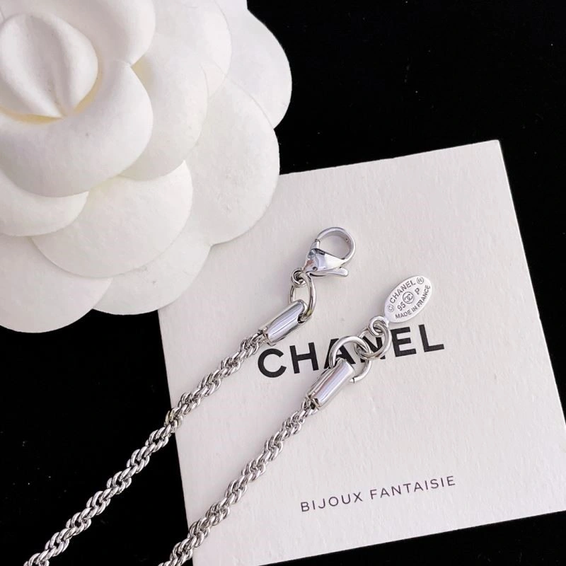Chanel Necklaces Versatile 222290