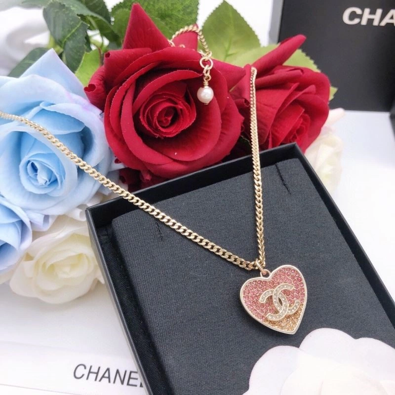 WaterResistant Chanel Necklaces 222289