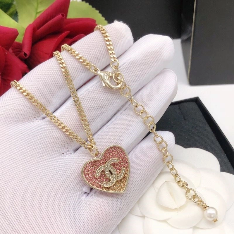 WaterResistant Chanel Necklaces 222289